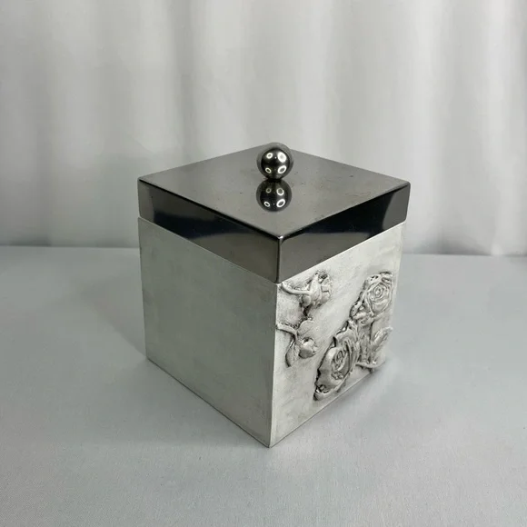 Flower Themed Handmade Box - Picture 2 of 4